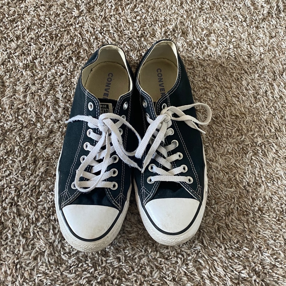Converse black and white